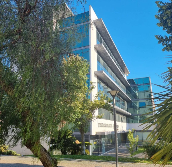 LXoffice - Exterior do edifício na R. Hermano Neves 18, Lisboa